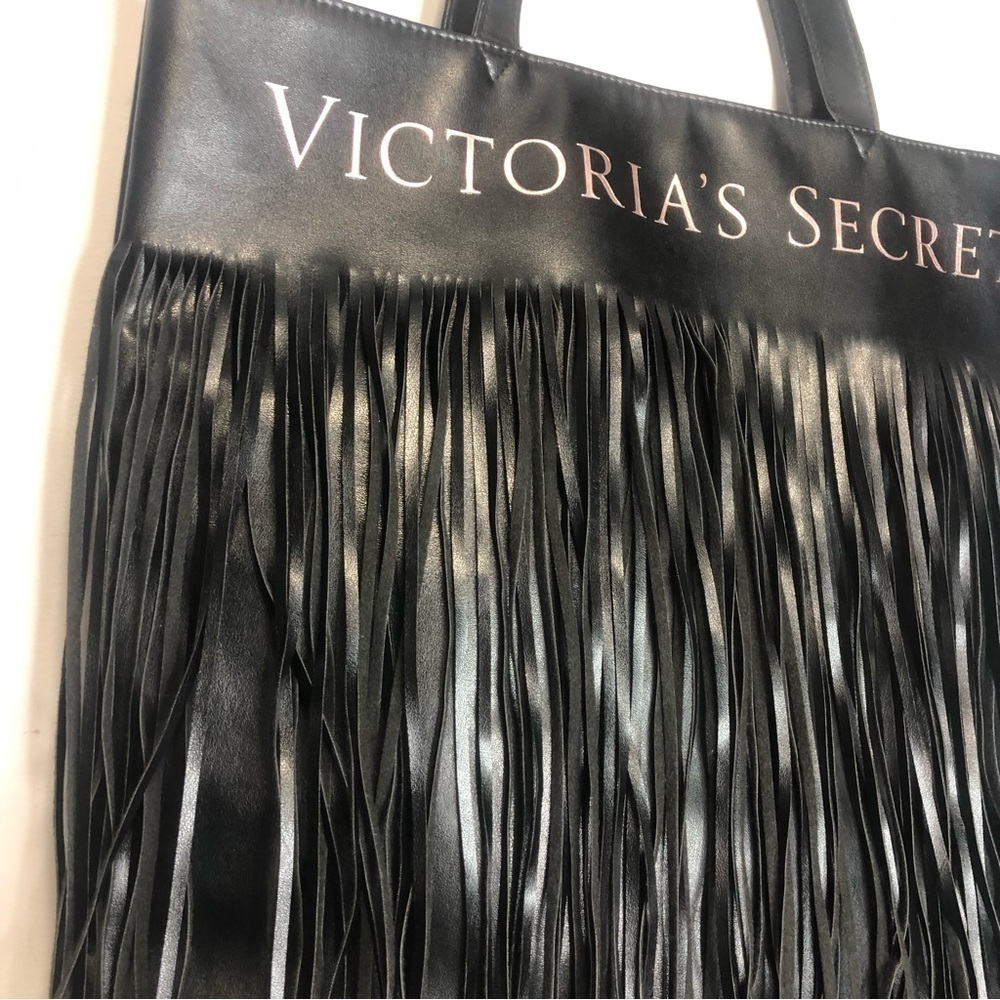 VICTORIA'S Secret 2018 Limited Edition Flirty Fringe Tote Bag - Style# 11140761 - Picture 3 of 7